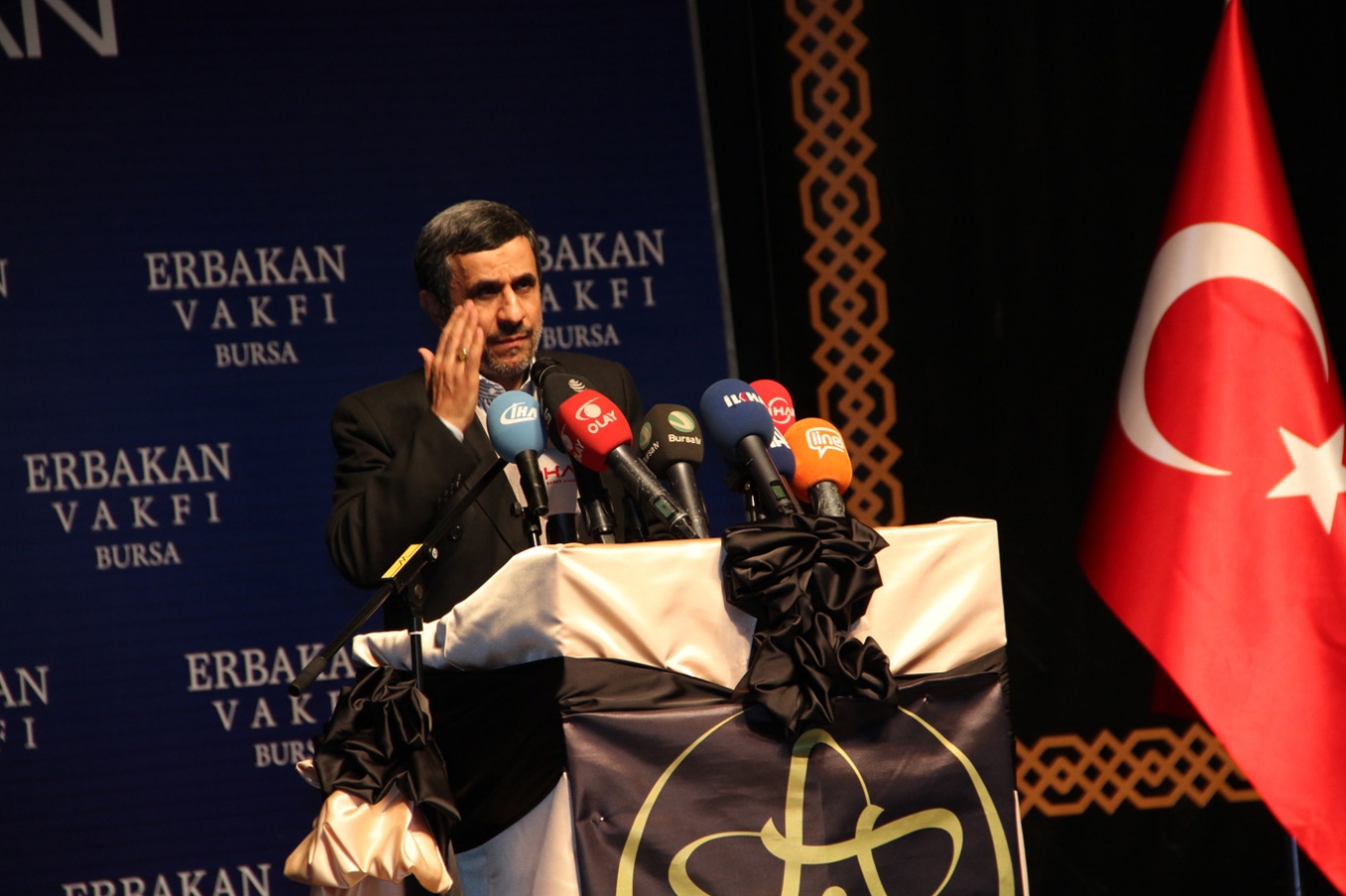 Ahmedinejad: 'Dünyadaki tüm çatışmalarda, Amerikan ve Siyonist eli var'